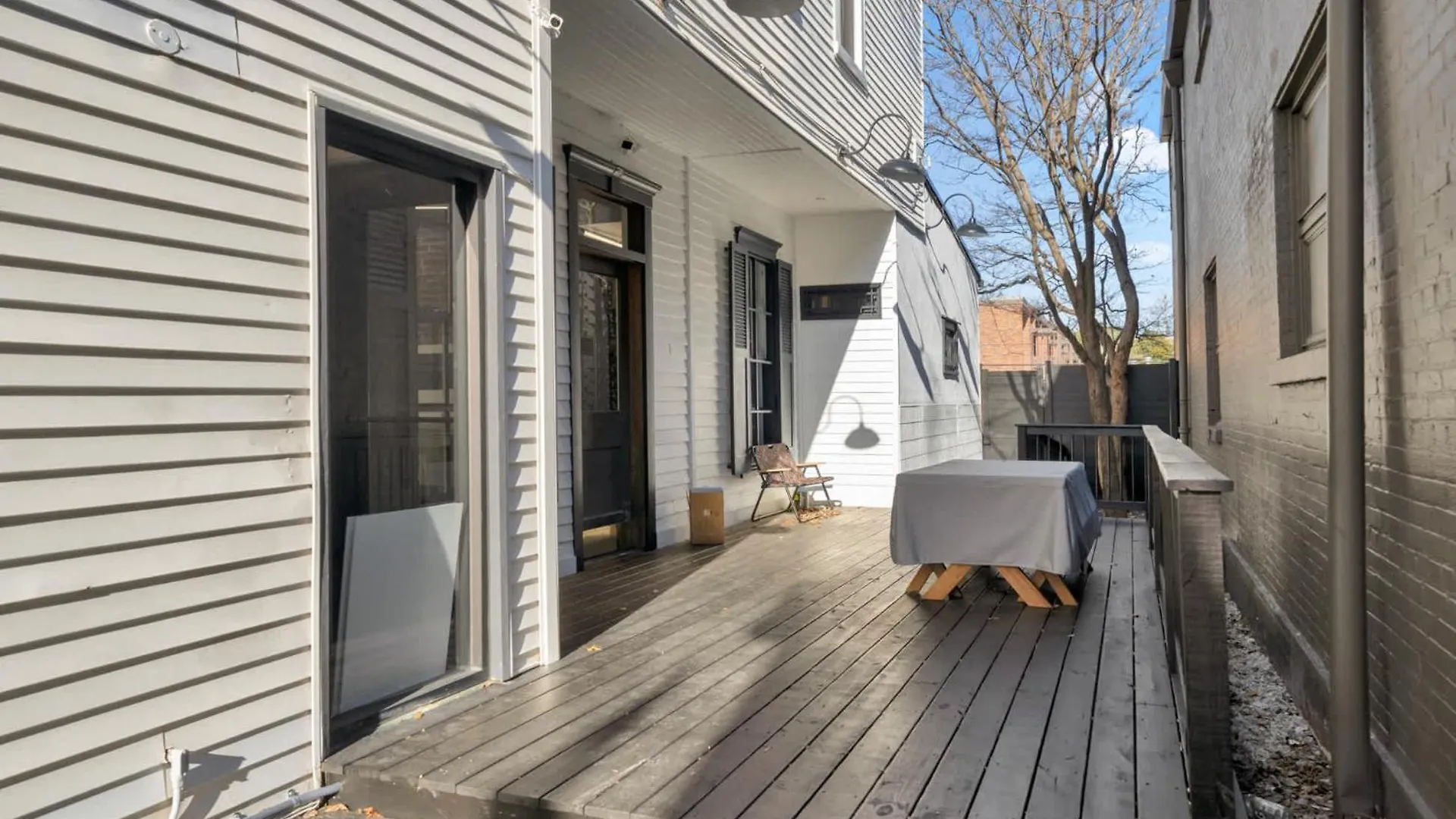 Charming Home Steps From Louisville Best Spots